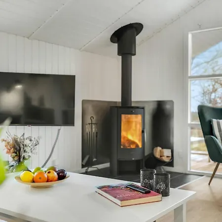 Дом отдыха 3 Bedroom Awesome In V