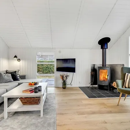 3 Bedroom Awesome In V Эсбьерг