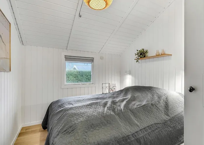 Сasa de vacaciones 3 Bedroom Awesome In V