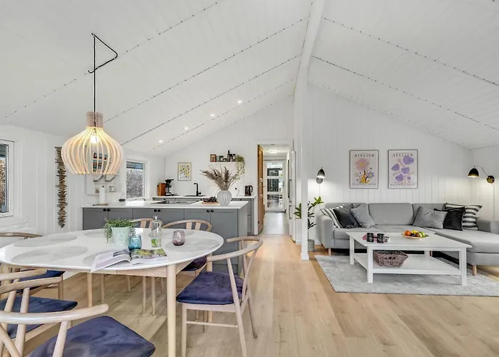 3 Bedroom Awesome In V 펜션